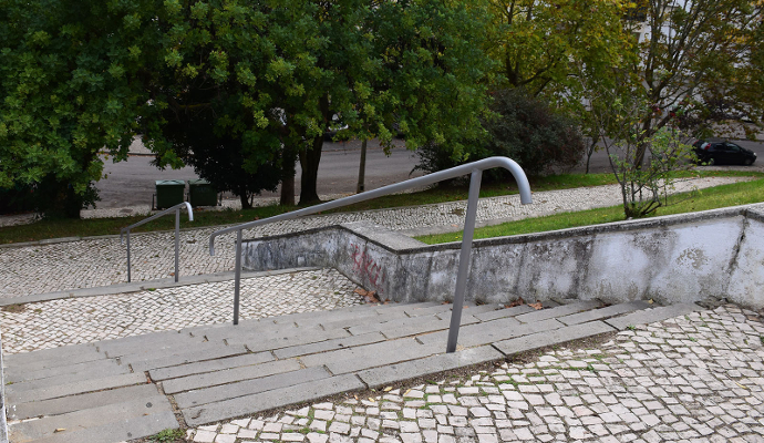 Colocação de corrimão no Feijó 