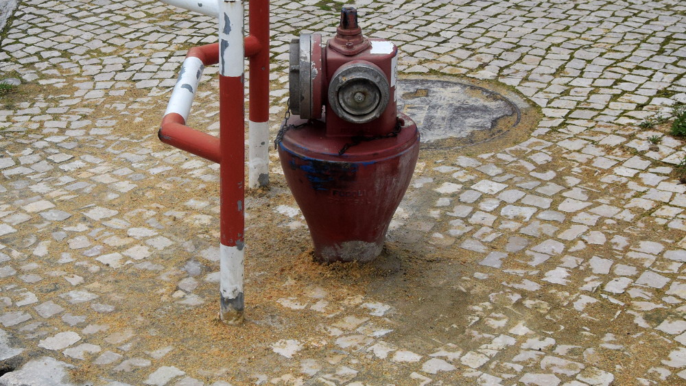 Melhorias do espaço público ao longo da rua José Carlos Melo