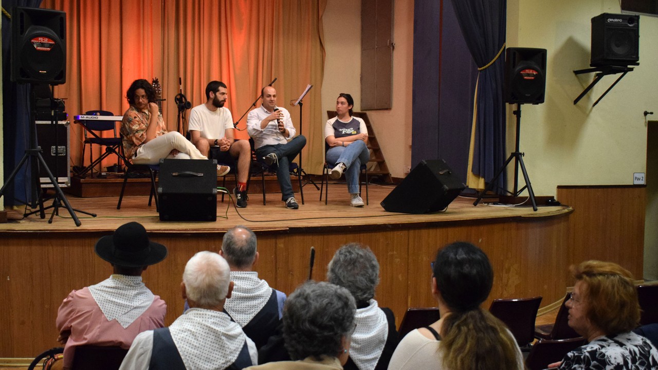 &quot;Café Cultura - Abril também é cultura!&quot; no CR Feijó