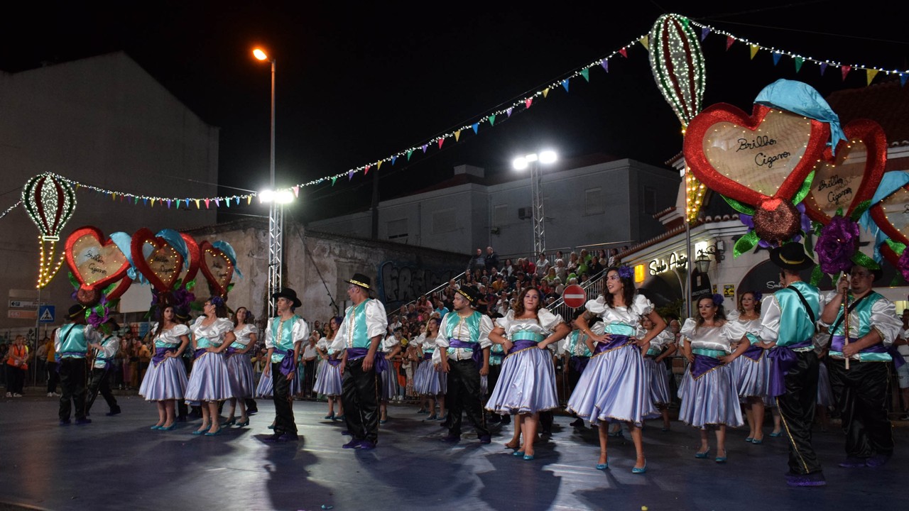 Marcha do Feijó desfilou na Av. António José Gomes