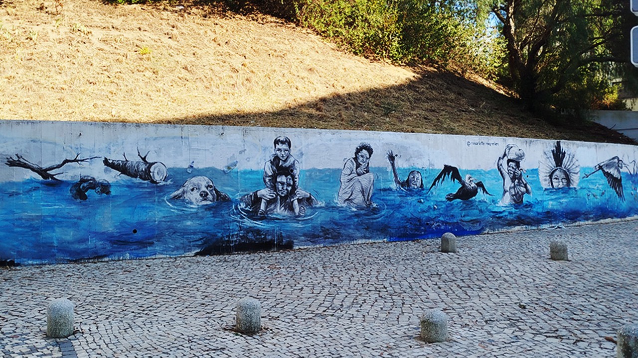 Concluída a requalificação do mural da autoria de Rosarlette Meirelles